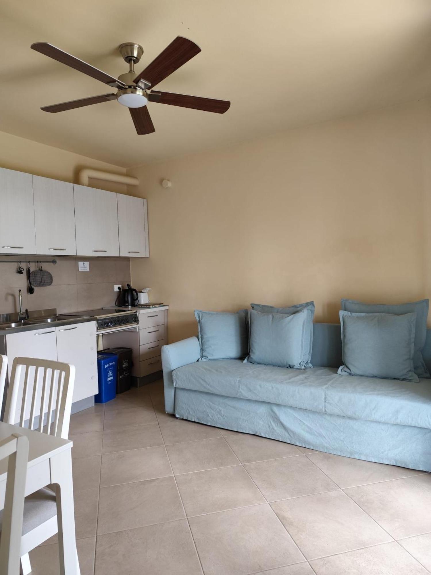 Casa Con Ampio Terrazzo, Vista Lago E Giardino Toscolano-Maderno Exterior foto